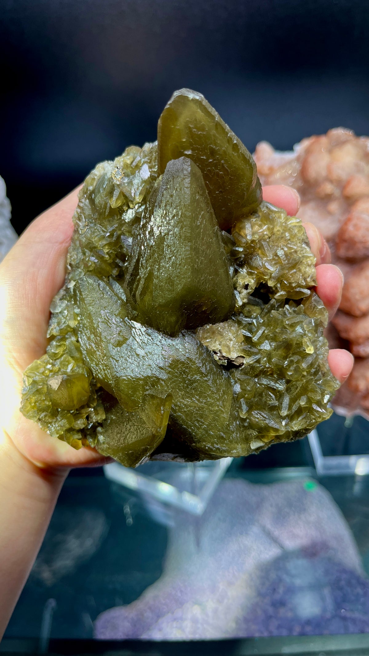 Dark green calcite